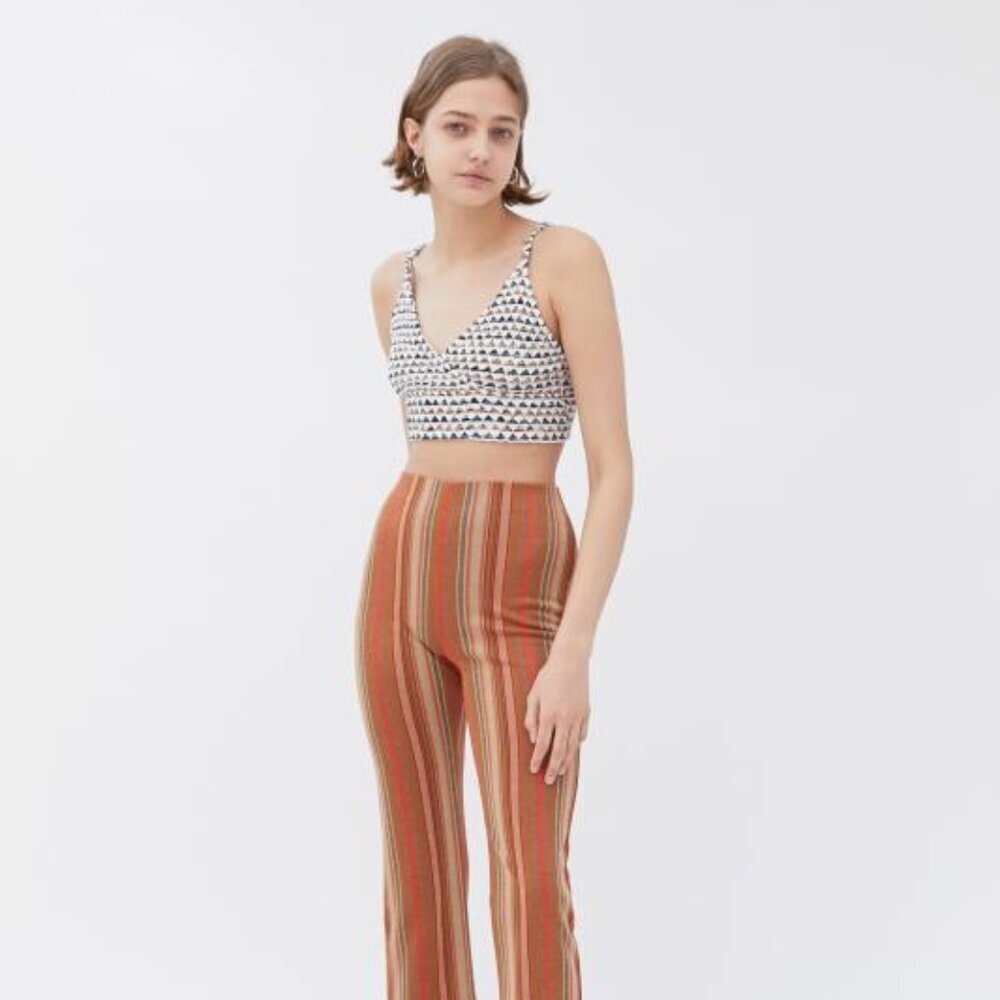 UO Louisa Jacquard Smocked Cropped Top - Picture 4 of 6